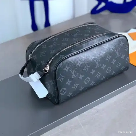 Fashionrepsfam ru 2301YZ0017 LV Bag 0820